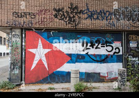 Wandgemälde mit kubanischer Flagge am Renfrew Place in der Innenstadt von Toronto, Ontario, Kanada Stockfoto