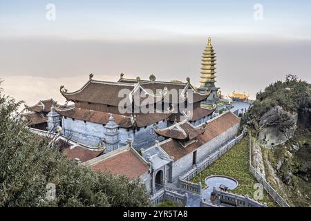 Der Kim Son Bao Thang Tempel auf dem Gipfel des Fansipan, dem höchsten Berg Vietnams Stockfoto
