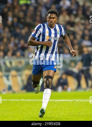 Porto, Porto, Portugal. Dezember 2024. Samu Omorodion wurde beim Spiel der Liga Portugal Betclic 2024/25 zwischen dem FC Porto und Casa Pia AC am 2. Dezember 2024 in Porto, Portugal, im Estadio do Dragao gesehen. Endpunktzahl FC Porto 2 - 0 Casa Pia AC (Credit Image: © Miguel Lemos/ZUMA Press Wire) NUR REDAKTIONELLE VERWENDUNG! Nicht für kommerzielle ZWECKE! Quelle: ZUMA Press, Inc./Alamy Live News Stockfoto