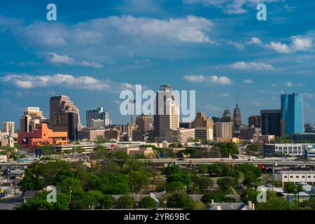 APRIL 2021, San Antonio TEXAS, USA – aus der Vogelperspektive von San Antonio, Texas Stockfoto