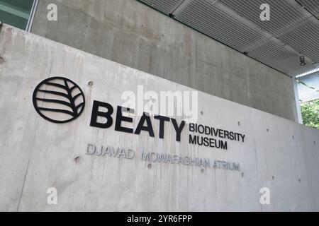 Blick auf das Außenschild am Gebäude. Im Beaty Biodiversity Museum der UBC in Vancouver, British Columbia, Kanada. Stockfoto