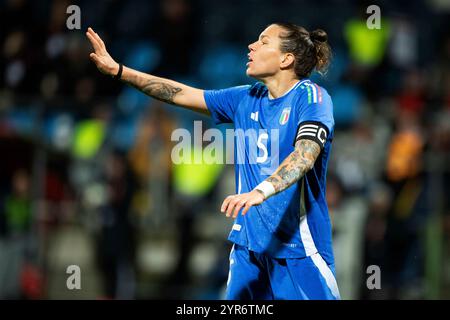 Bochum, Deutschland. Dezember 2024. Elena LINARI (ITA) Geste, gestikulates, internationales Fußballspiel der Frauen, Deutschland (DE) - Italien (ITA) 1:2, am 2. Dezember 2024 in Bochum/Deutschland. Quelle: dpa Picture Alliance/Alamy Live News Stockfoto