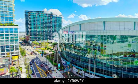 Amalie Arena in Downtown Tampa Florida aus der Vogelperspektive - TAMPA, FLORIDA - 31. OKTOBER 2024 Stockfoto