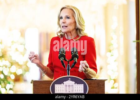 Washington, Usa. Dezember 2024. First Lady Jill Biden spricht über die Urlaubsgestaltung im Weißen Haus. Quelle: SOPA Images Limited/Alamy Live News Stockfoto