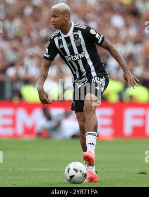 Buenos Aires, Argentinien. Dezember 2024. Deyverson spielte während des Finalspiels der CONMEBOL Libertadores 2024 zwischen Clube Atletico Mineiro und Botafogo FR im Monumental Stadium am 30. November in Buenos Aires. (Foto: Miguel Marruffo/PRESSINPHOTO) Credit: PRESSINPHOTO SPORTS AGENCY/Alamy Live News Stockfoto