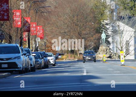 Lexington Town Center, Minute man Statue und Weihnachtsdekoration in Lexington Massachusetts am 29. November 2024. Stockfoto