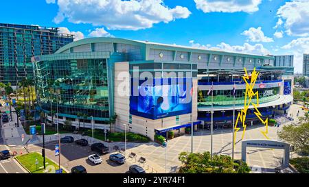 Amalie Arena in Downtown Tampa Florida aus der Vogelperspektive - TAMPA, FLORIDA - 31. OKTOBER 2024 Stockfoto