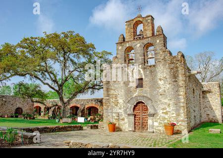 Traditionelle Backsteinarchitektur der alten Mission Espada im San Antonio Mission Historical Park in San Antonio Texas. Stockfoto