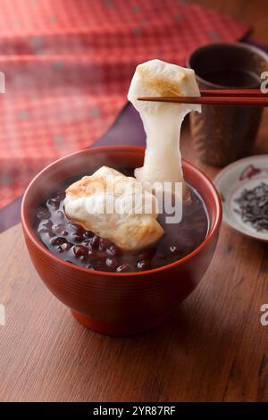 Oshiruko (süße rote Bohnensuppe) Stockfoto