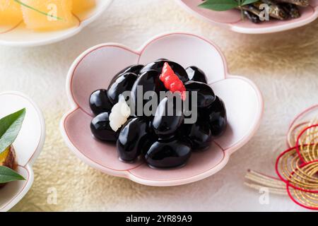 Osechi-Gericht – schwarze Sojabohnen Stockfoto