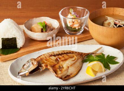 Japanisches Set-Menü mit getrockneter Stöcker (Café Gohan Stil) Stockfoto