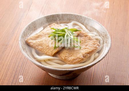 Nudeln mit frittiertem Tofu Stockfoto