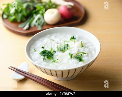 Brei mit sieben Kräutern Stockfoto