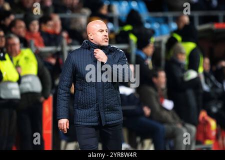 Nationaltrainer Andrea SONCIN ITA beobachtet das Spiel Fussball Laenderspiel der Frauen, Deutschland GER - Italien ITA 1-2, am 02.12.2024 in Bochum/Deutschland. *** Nationaltrainer Andrea SONCIN ITA sieht das Spiel Fußball Laenderspiel der Damen, Deutschland GER Italien ITA 1 2, am 02 12 2024 in Bochum Stockfoto