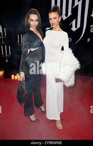 Anna Laura Kauffmann und Joelle Marie Jaracz bei der Premiere des Kinofilms 'Nosferatu - der Untote' im Zoo Palast. Berlin, 02.12.2024 Stockfoto