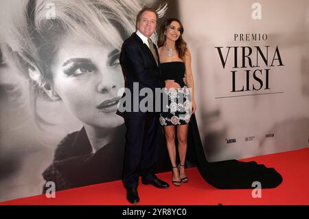 Corrado Pesci und Veronica Pesci bei der Preisverleihung Premio Virna Lisi 2024 im Teatro dellOpera di Roma. Rom, 02.12.2024 *** Corrado Pesci und Veronica Pesci bei der Preisverleihung Premio Virna Lisi 2024 im Teatro dellOpera di Roma Rome, 02 12 2024 Foto:XA.XM.xTinghinox/xFuturexImagex lisi 4223 Stockfoto