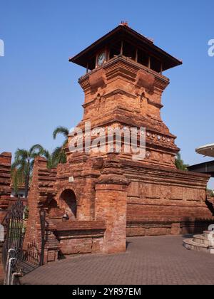 Backsteinminarett der historischen Menara Kudus-Al Aqso Moschee Stockfoto