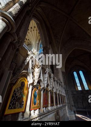 The Retrochoir, mit Ikonen der Heiligen, Schrein für Saint Swithun, Kathedrale von Winchester, Winchester, England, Großbritannien, GB Stockfoto