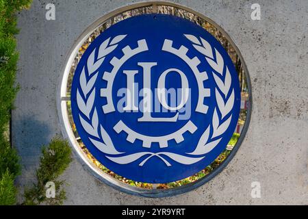 Logo am Eingang des Hauptsitzes der Internationalen Arbeitsorganisation (IAO oder OIT), einer spezialisierten UN-Agentur, Genf, Schweiz Stockfoto
