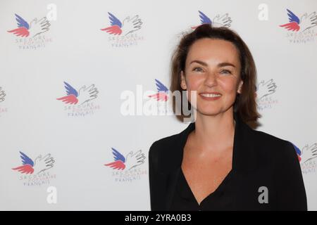 Paris, Frankreich. Dezember 2024. Schauspielerin Delphine Zentout nimmt am 2. Dezember 2024 in Paris an der Green Santas Gala mit französischer Secours Populaire im Museum of Fairground Arts Teil. Quelle: Bernard Menigault/Alamy Live News Stockfoto