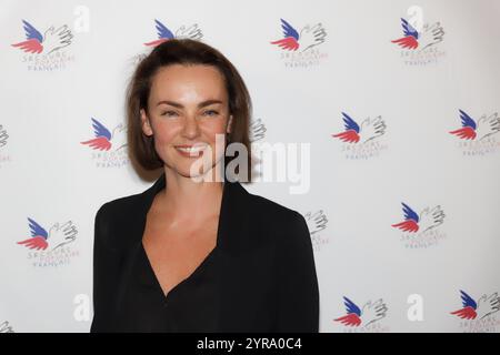 Paris, Frankreich. Dezember 2024. Schauspielerin Delphine Zentout nimmt am 2. Dezember 2024 in Paris an der Green Santas Gala mit französischer Secours Populaire im Museum of Fairground Arts Teil. Quelle: Bernard Menigault/Alamy Live News Stockfoto