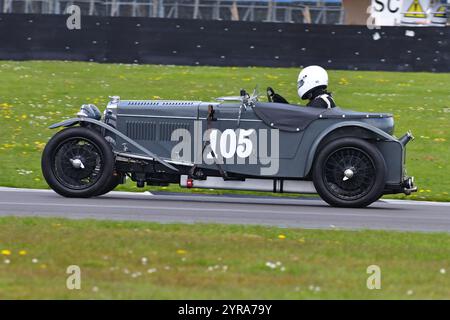 Iain Roche, Frazer Nash TT Replik, Silverstone Trophy für VSCC Specials, 15 Minuten Rennen für konforme Fahrzeuge, die von oder modifiziert wurden Stockfoto