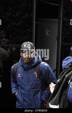 Fotografias del RC Celta de Vigo bajando del Bus y entrando al Hotel Stockfoto
