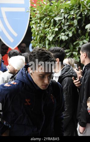 Fotografias del RC Celta de Vigo bajando del Bus y entrando al Hotel Stockfoto