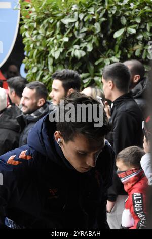 Fotografias del RC Celta de Vigo bajando del Bus y entrando al Hotel Stockfoto
