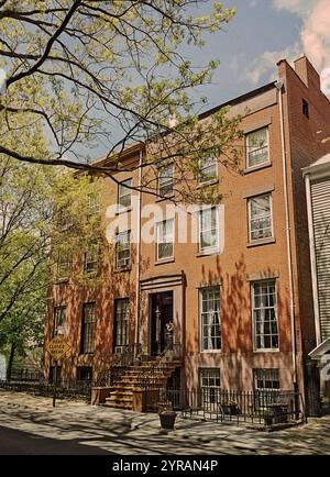 Brooklyn Heights New York USA. Typisches Brownstone-Viertel in Brooklyn Heights im Frühling, NYC Stockfoto