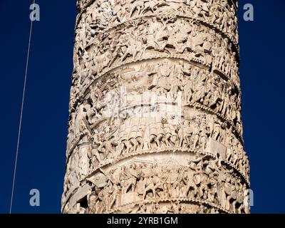 Die Säule des Marcus Aurelius in Rom im Detail Stockfoto