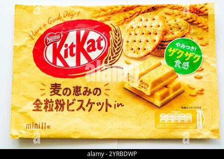 Japanisches Paket mit 10 Mini-Bar-Kitkats Verdauungsgeschmack. Diese Pakete sind in Japan sehr beliebt und werden regional verkauft, was einige schwer zu bekommen macht. Stockfoto