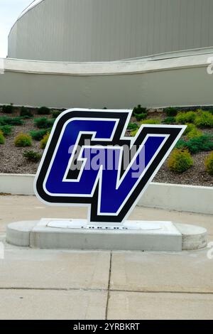 ALLENDALE, MI, USA, 20. SEPTEMBER 2024: Lakers GV Logo auf dem Campus der Grand Valley State University. Stockfoto