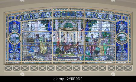 Großes Glasmosaik mit dem Titel „Glory of Missouri in Peace“ in der Kammer des Repräsentantenhauses im Missouri State Capitol in Jefferson City Stockfoto