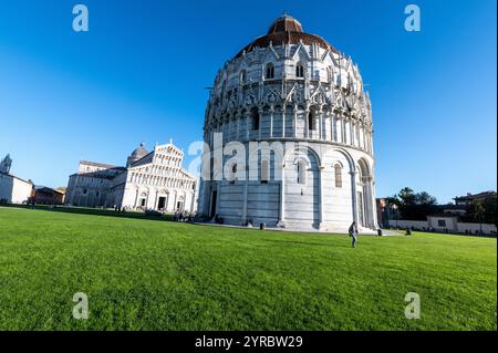 Battistero di San Giovanni ist ein großes mittelalterliches Baptisterium in Pisa Italien Stockfoto