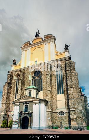 Kirche der Annahme, gotischer Stil, in der ehemaligen Zisterzienserabtei in Kamieniec Ząbkowicki in Niederschlesien, Polen Stockfoto