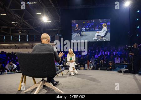 München, Deutschland. Dezember 2024. Der ehemalige Tennisspieler Andre Agassi wird am 3. Dezember 2024 auf der ISPO, einem Messe- und Wirtschaftsfestival für Sport, Lifestyle und Tech-Industrie, interviewt. (Foto: Alexander Pohl/SIPA USA) Credit: SIPA USA/Alamy Live News Stockfoto