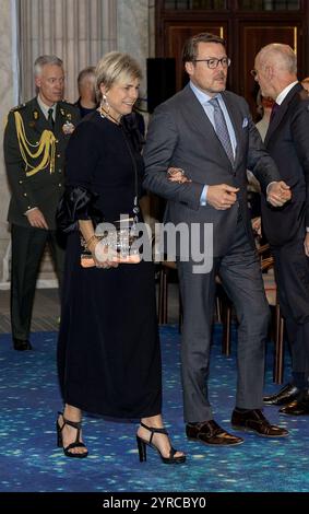 Amsterdam, Niederlande, 2024 2012-12-03 17:27:24 AMSTERDAM, 03-12-2024, Königspalast AmsterdamKönig Willem Alexander, Prinzessin Beatrix, Prinz Constantijn, Prinzessin Laurentien und Prinzessin Mabel nehmen am Dienstag, dem 3. Dezember, an der Verleihung der Prince Claus Impact Awards 2024 im Königspalast Amsterdam Teil. FOTO: NLBeeld/Patrick van EmstIn dem Foto: Prinz Constantijn und Prinzessin Laurentien Credit: NL Beeld / Patrick van EMST Stockfoto
