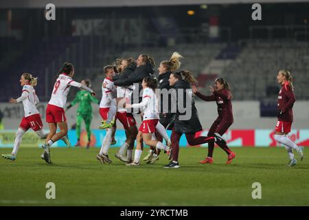 Wien, Österreich. Dezember 2024. Wien, Österreich, 3. Dezember 2024: Polnische Spieler feiern Qualifikation für ihre erste Frauen-Europameisterschaft im Viola Park, Wien Tom Seiss/SPP (Tom Seiss/SPP) Credit: SPP Sport Press Photo. /Alamy Live News Stockfoto