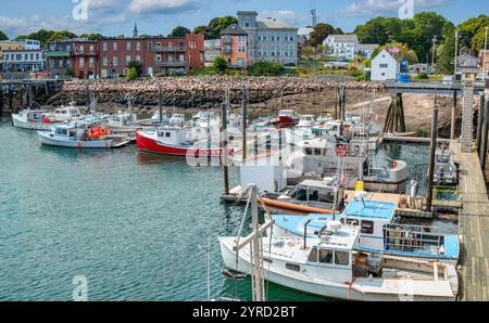 Eastport, Maine: Historische Gebäude am Ufer überblicken den Hafen in der kleinsten und östlichsten Stadt der Vereinigten Staaten. Stockfoto
