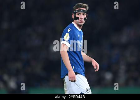 Bielefeld, Deutschland. Dezember 2024. Fussball DFB-Pokal Achtelfinale DSC Arminia Bielefeld - SC Freiburg am 03.12.2024 in der SchuecoArena in Bielefeld Marius Woerl ( Bielefeld ) DFB-Vorschriften verbieten jede Verwendung von Fotografien als Bildsequenzen und/oder Quasi-Video. Foto: Revierfoto Credit: ddp Media GmbH/Alamy Live News Stockfoto