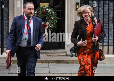 London, Großbritannien. Dezember 2024. Ian Murray, Secretary of State for Scotland, Abgeordneter Edinburgh South und Baroness Smith of Basildon, Angela Smith, Leader of the House of Lords, Life Peer. Die Minister nehmen an der Kabinettssitzung der Regierung in Downing Street, London, UK, Teil. Credit: Imageplotter/Alamy Live News Stockfoto