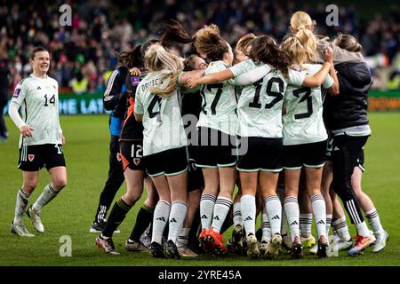 Dublin, Republik Irland. Dezember 2024. Wales feiert Vollzeit. Republik Irland gegen Wales im Play-Off-Finale der UEFA-Europameisterschaft der Frauen im Aviva-Stadion am 3. Dezember 2024. Quelle: Lewis Mitchell/Alamy Live News Stockfoto