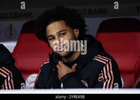 Fussball DFB-Pokal Achtelfinale FC Bayern München - Bayer 04 Leverkusen am 03.12.2024 in der Allianz Arena in München Serge Gnabry ( München ) die DFB-Vorschriften verbieten die Verwendung von Fotografien als Bildsequenzen und/oder Quasi-Video. Foto: Revierfoto Credit: ddp Media GmbH/Alamy Live News Stockfoto