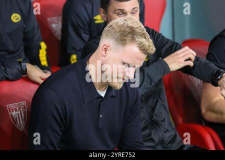 Bilbao, Spanien. November 2024. IF Elfsborg-Trainer Oscar Hiljemark beim fünften Spiel der UEFA Europa League 2024-25 zwischen Athletic Club und IF Elfsborg am 28. November 2024 im San Mamés Stadion in Bilbao, Spanien. (Foto: Alberto Brevers/Pacific Press/SIPA USA) Credit: SIPA USA/Alamy Live News Stockfoto