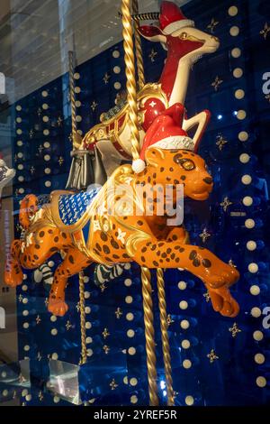 Das Louis Vuitton temporäre Geschäft wurde nach 6 E. 57th St., 2024, New York City, USA verlegt Stockfoto