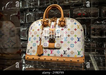 Das Louis Vuitton temporäre Geschäft wurde nach 6 E. 57th St., 2024, New York City, USA verlegt Stockfoto