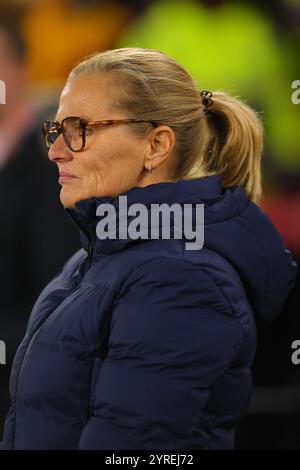 Sheffield, Großbritannien. Dezember 2024. England-Managerin Sarina Wiegman während des Freundschaftsspiels England Women's International in der Bramall Lane, Sheffield, England, Großbritannien am 3. Dezember 2024 Credit: Every Second Media/Alamy Live News Stockfoto