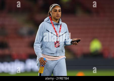 Sheffield, Großbritannien. Dezember 2024. Gabby George aus England vor dem Internationalen Freundschaftsspiel der Frauen England Frauen gegen Schweiz Frauen in der Bramall Lane, Sheffield, Großbritannien, 3. Dezember 2024 (Foto: Alex Roebuck/News Images) in Sheffield, Großbritannien am 12.03.2024. (Foto: Alex Roebuck/News Images/SIPA USA) Credit: SIPA USA/Alamy Live News Stockfoto