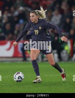 Sheffield, Großbritannien. Dezember 2024. Alessia Russo von England mit dem Ball beim Internationalen Freundschaftsspiel der Frauen England Frauen gegen Schweiz Frauen in der Bramall Lane, Sheffield, Großbritannien, 3. Dezember 2024 (Foto: Alex Roebuck/News Images) in Sheffield, Großbritannien am 12.3.2024. (Foto: Alex Roebuck/News Images/SIPA USA) Credit: SIPA USA/Alamy Live News Stockfoto